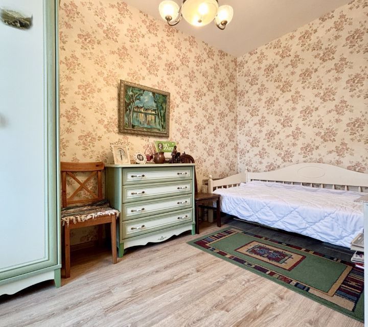 Продаётся 2 комнаты в 3-комн. квартире, 21.5 м²