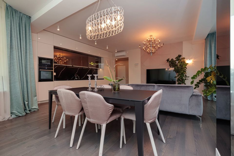 Продаётся 3-комнатная квартира, 105.5 м²