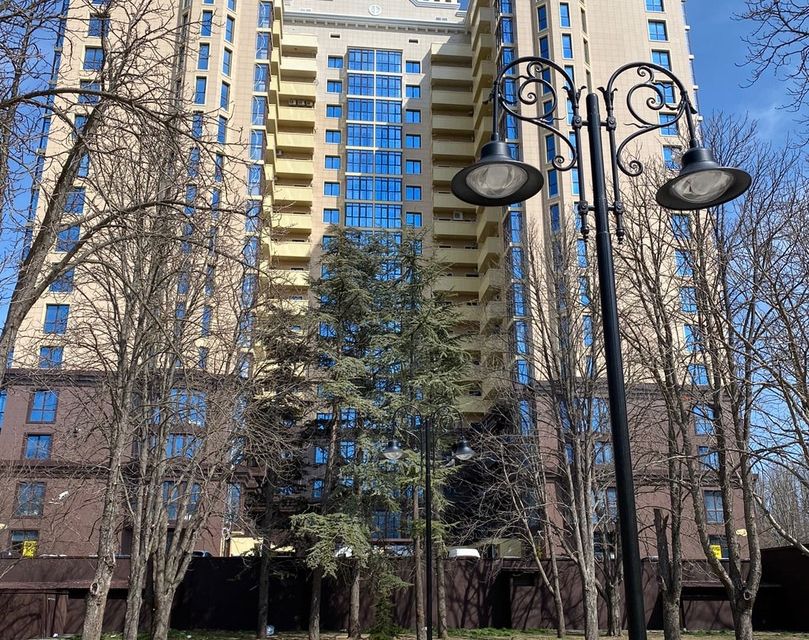 Продаётся 4-комнатная квартира, 130 м²