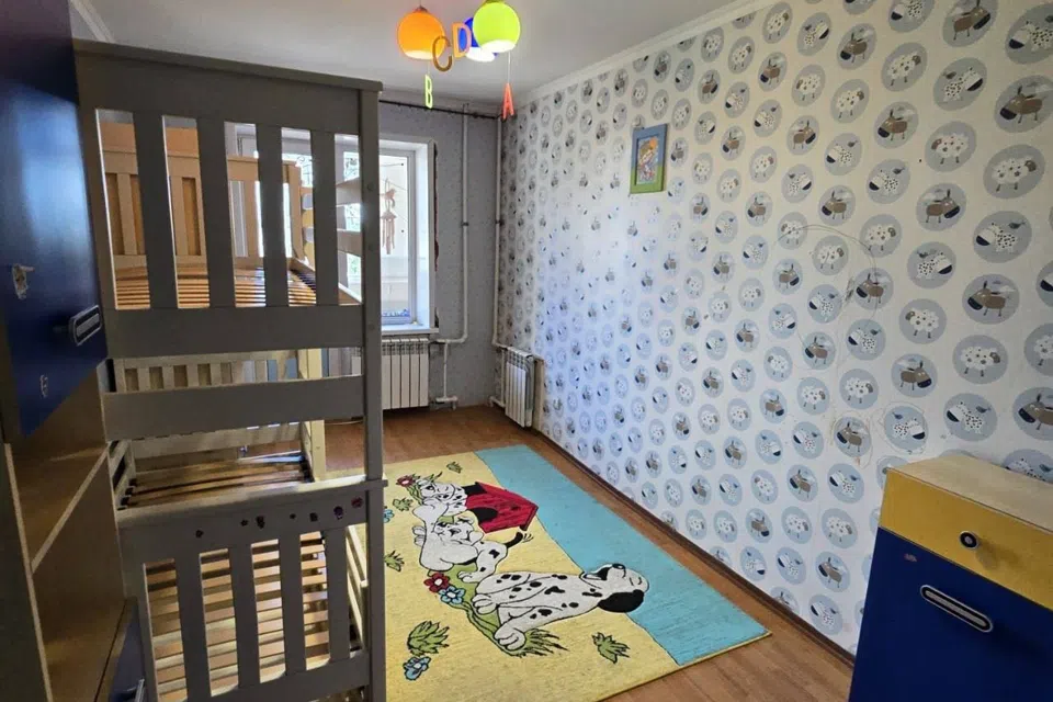 Продаётся 4-комнатная квартира, 82.5 м²