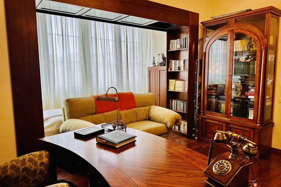 Продаётся 3-комнатная квартира, 103.5 м²