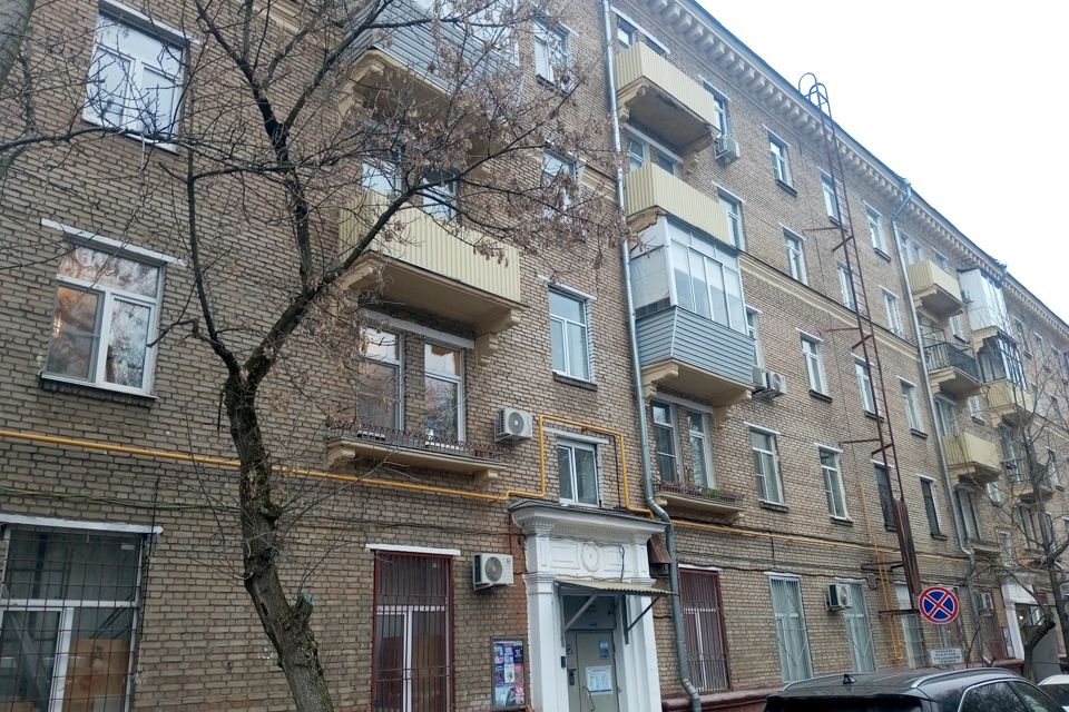 Продаётся 1-комнатная квартира, 63.2 м²