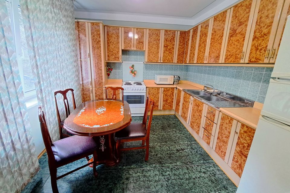 Продаётся 4-комнатная квартира, 85.6 м²