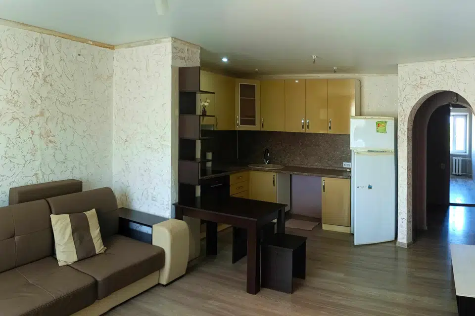 Продаётся 3-комнатная квартира, 43.3 м²