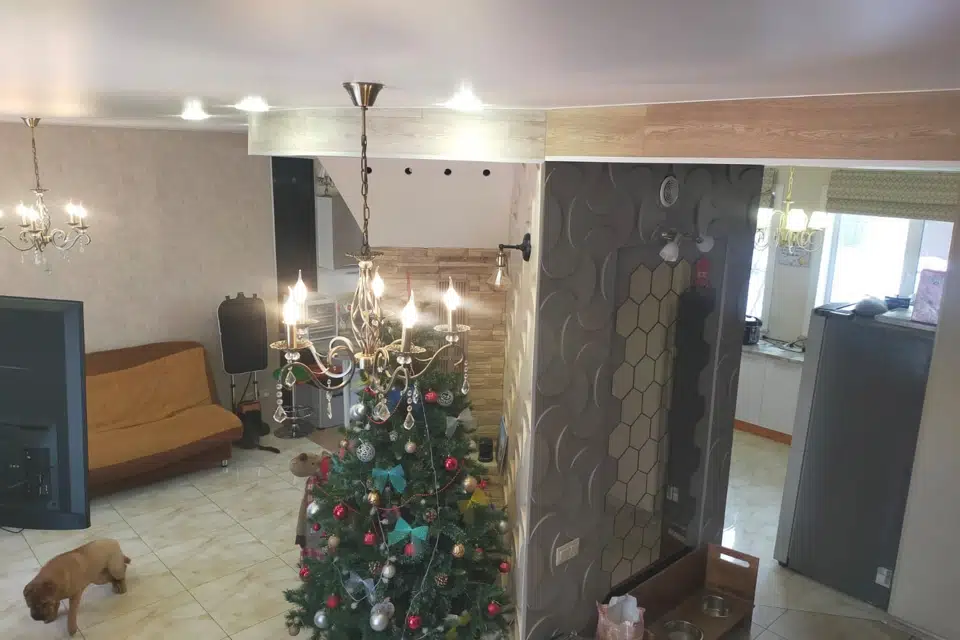 Продаётся 3-этажный дом, 374 м²