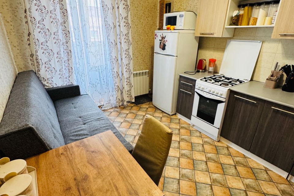 Продаётся 1-комнатная квартира, 42 м²