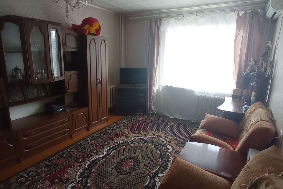 Продаётся 4-комнатная квартира, 70 м²
