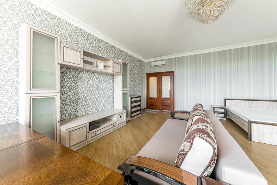 Продаётся 4-комнатная квартира, 173.3 м²
