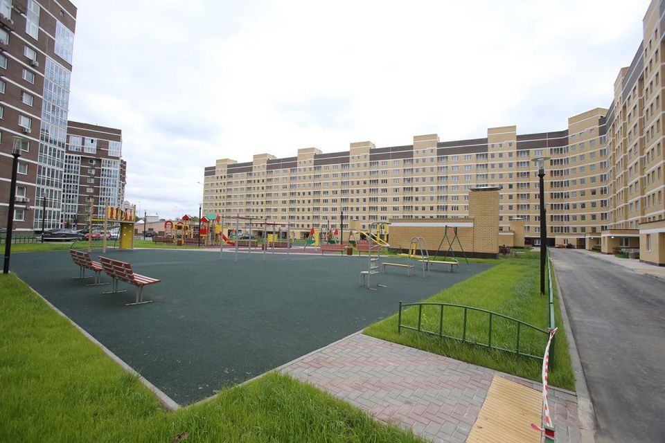 Продаётся 3-комнатная квартира, 102.3 м²