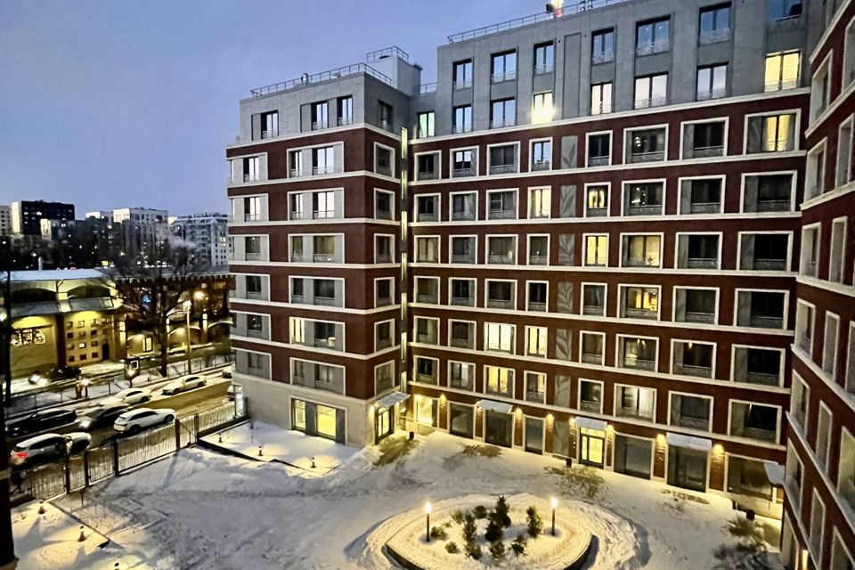Продаётся 3-комнатная квартира, 104 м²