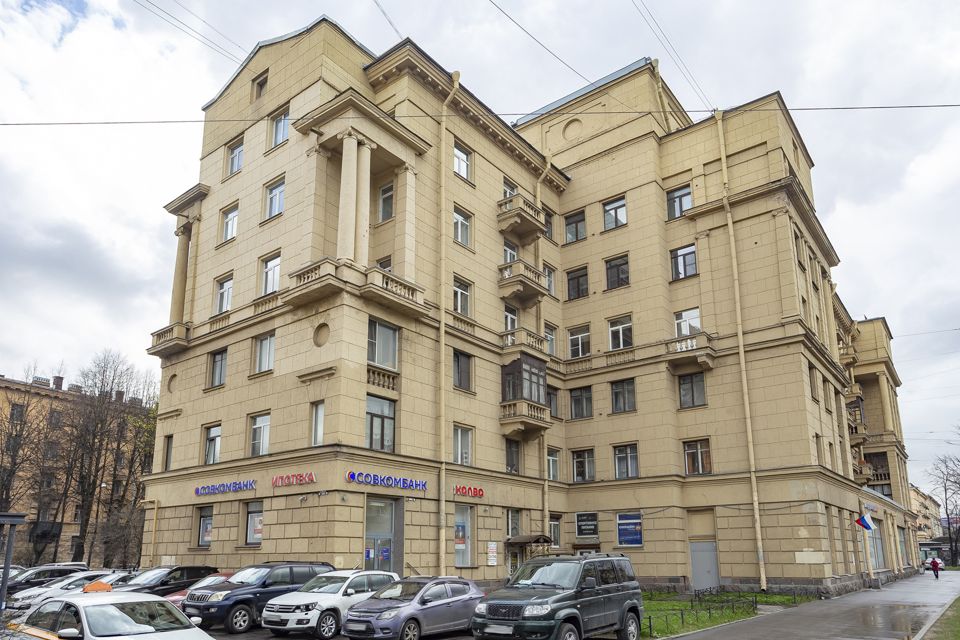 Продаётся 3-комнатная квартира, 100.3 м²