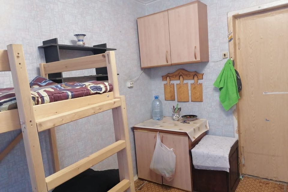 Продаётся комната в 4-комн. квартире, 13.6 м²