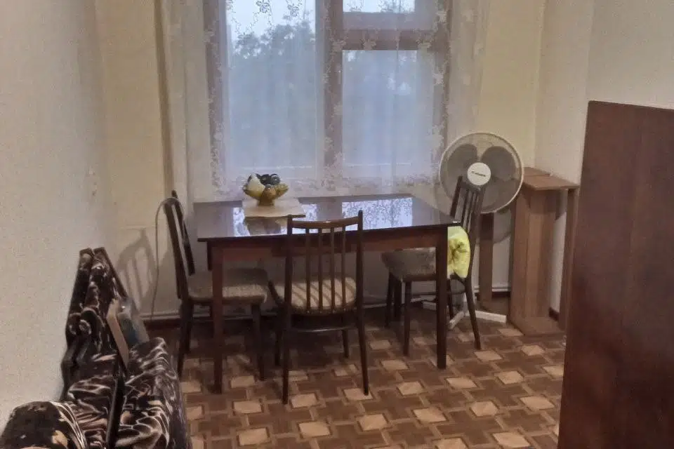 Продаётся 4-комнатная квартира, 65 м²