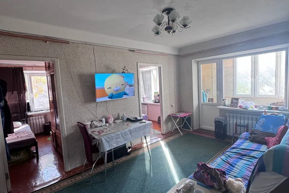 Продаётся 3-комнатная квартира, 42.7 м²
