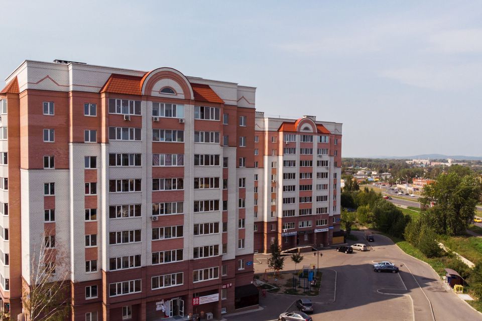 Продаётся 3-комнатная квартира, 105.4 м²