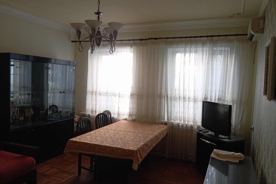 Продаётся 2-этажный дом, 298 м²