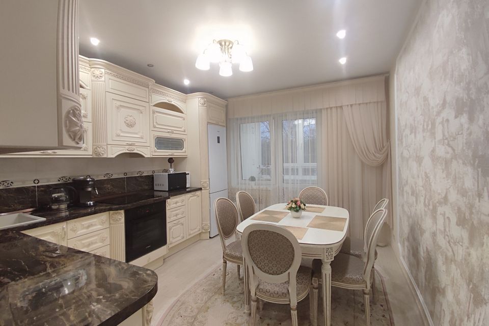 Продаётся 2-комнатная квартира, 72.8 м²