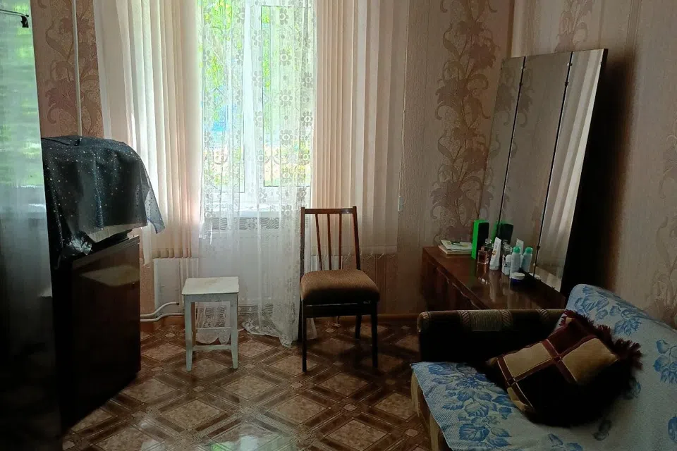 Продаётся 4-комнатная квартира, 74 м²