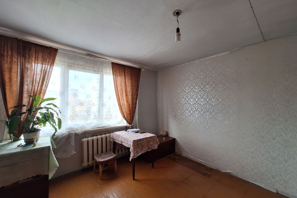 Продаётся 4-комнатная квартира, 64.1 м²