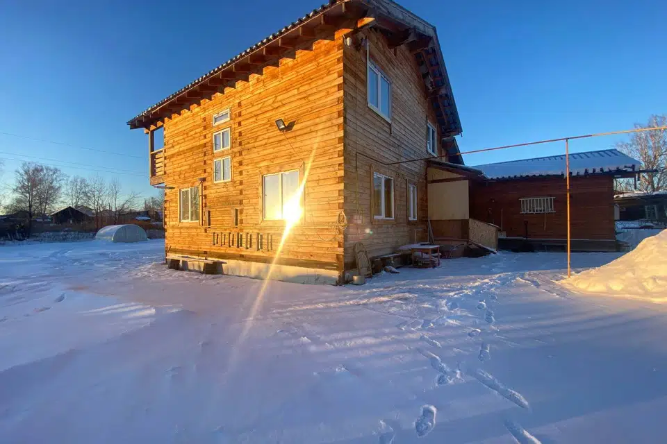 Продаётся 2-этажный дом, 300 м²