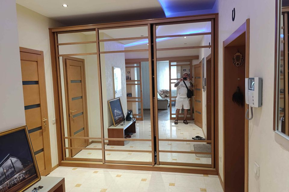 Продаётся 4-комнатная квартира, 154 м²