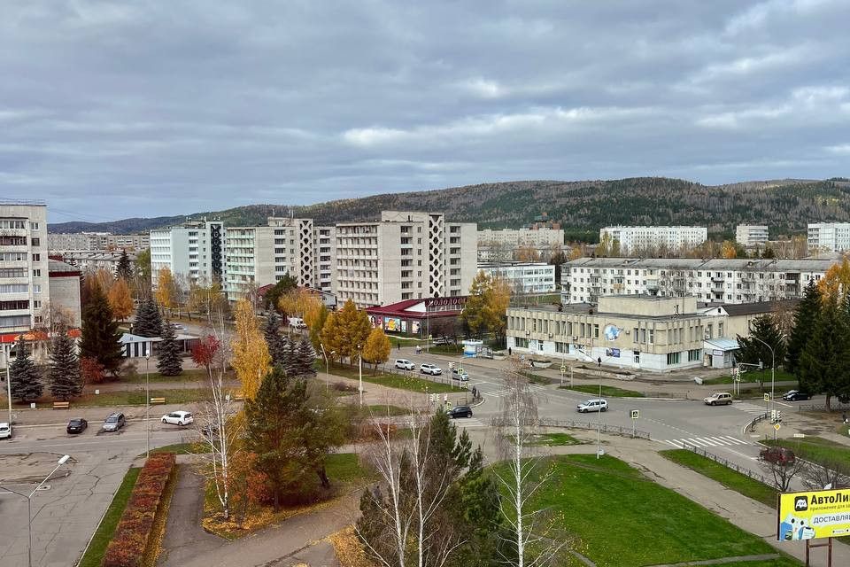 Продаётся 4-комнатная квартира, 102.3 м²