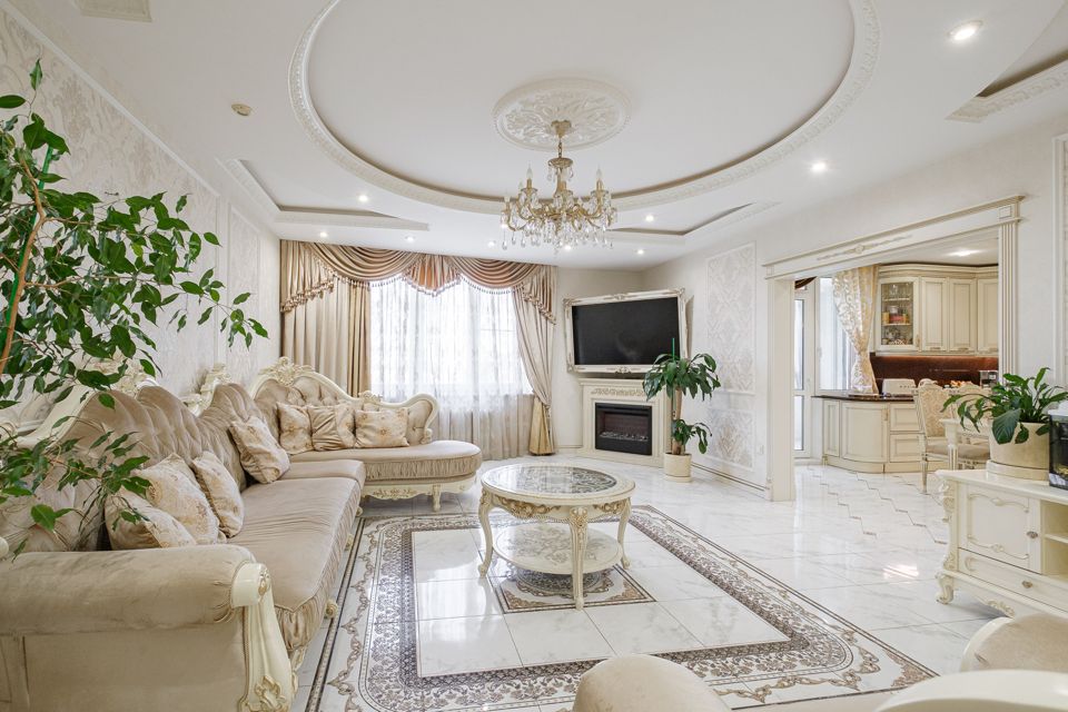 Продаётся 4-комнатная квартира, 140 м²