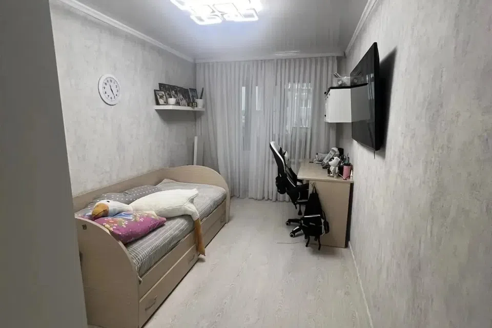 Продаётся 4-комнатная квартира, 76 м²