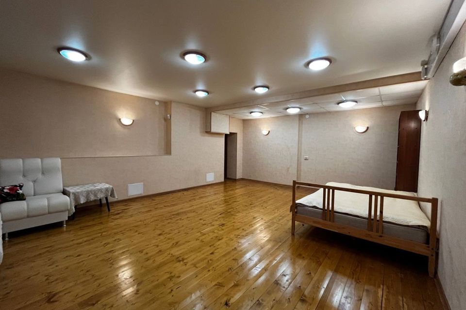 Продаётся 4-комнатная квартира, 110 м²