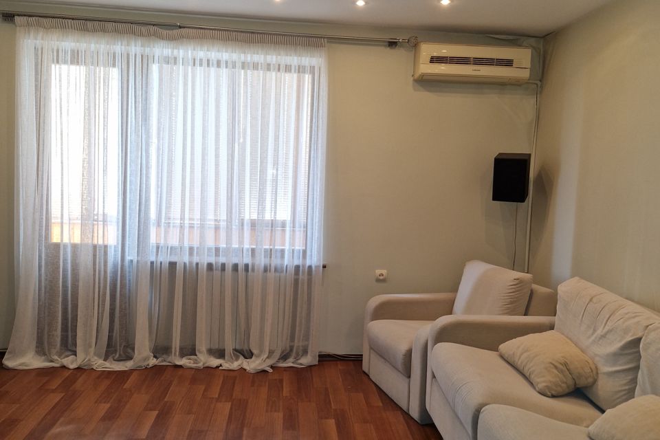Продаётся 4-комнатная квартира, 76.7 м²
