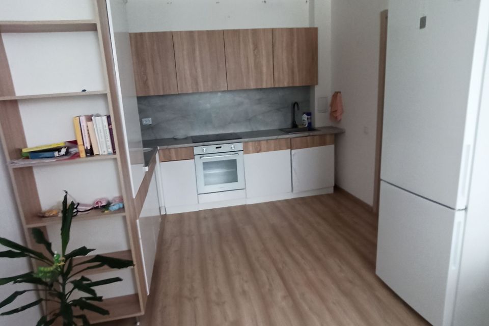 Сдаётся 2-комнатная квартира, 56 м²