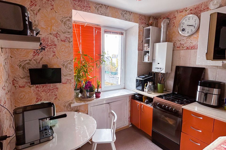 Продаётся 2-комнатная квартира, 42.4 м²