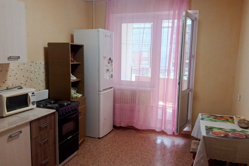 Сдаётся 2-комнатная квартира, 67.7 м²