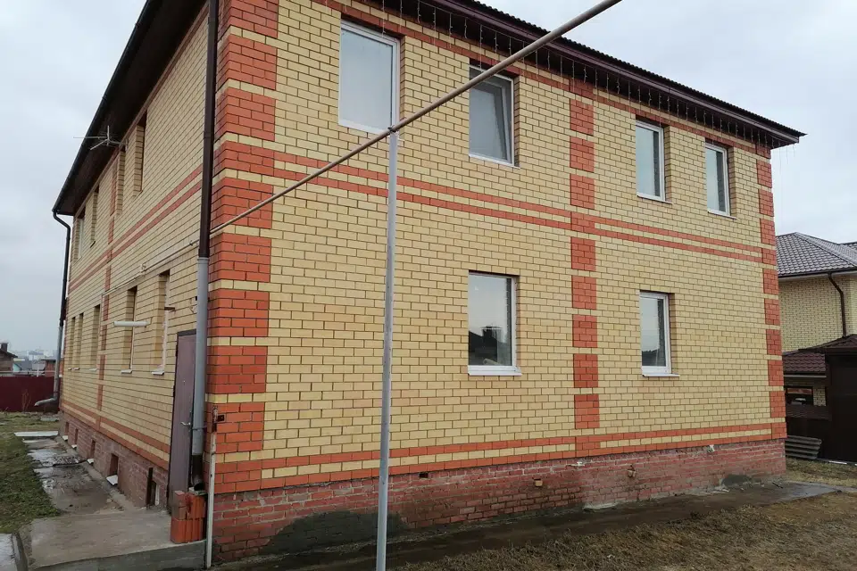 Продаётся 3-этажный дом, 390 м²