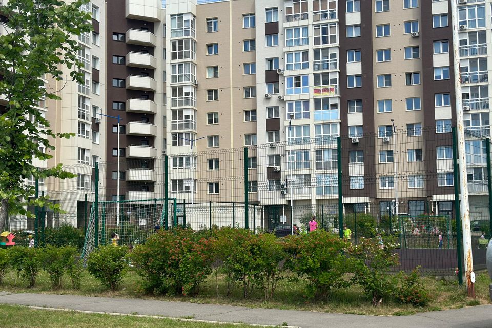 Продаётся 2-комнатная квартира, 65.7 м²