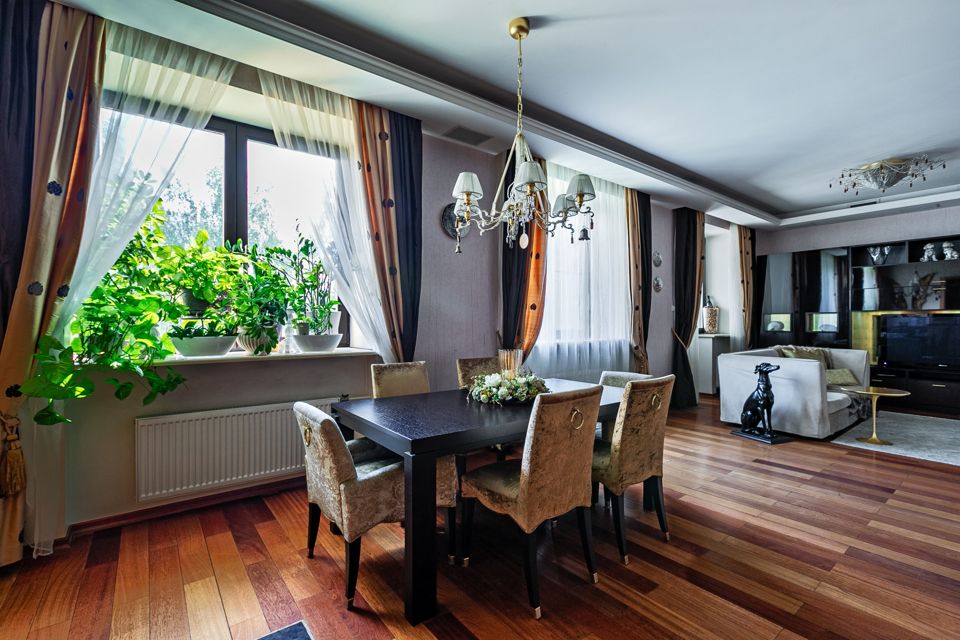 Продаётся 4-комнатная квартира, 137.7 м²