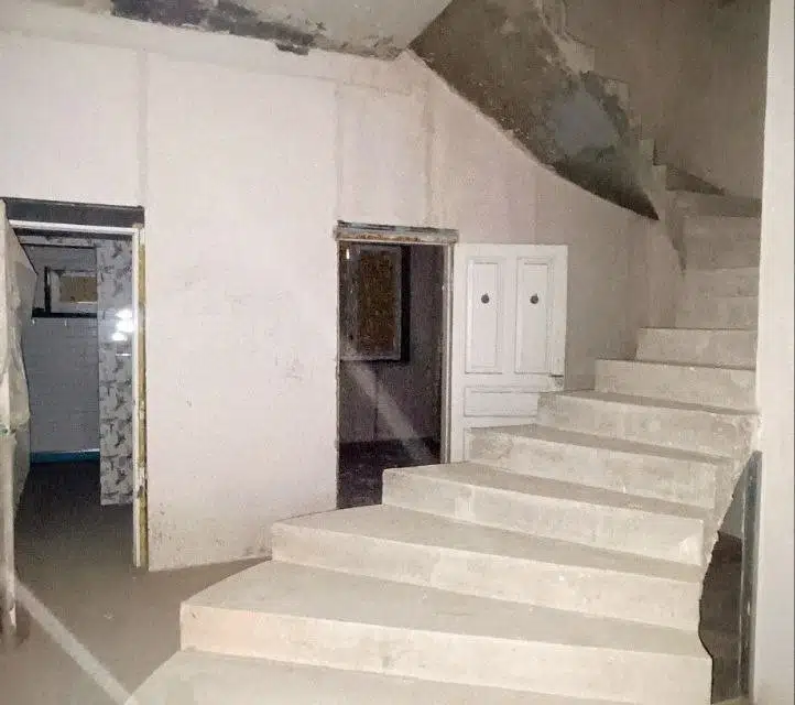 Продаётся 3-этажный дом, 300 м²