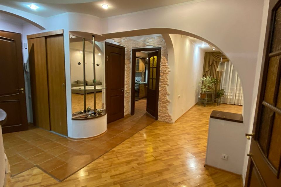 Сдаётся 3-комнатная квартира, 120 м²