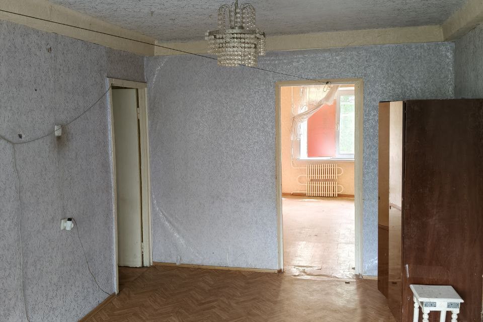 Продаётся 4-комнатная квартира, 66.4 м²