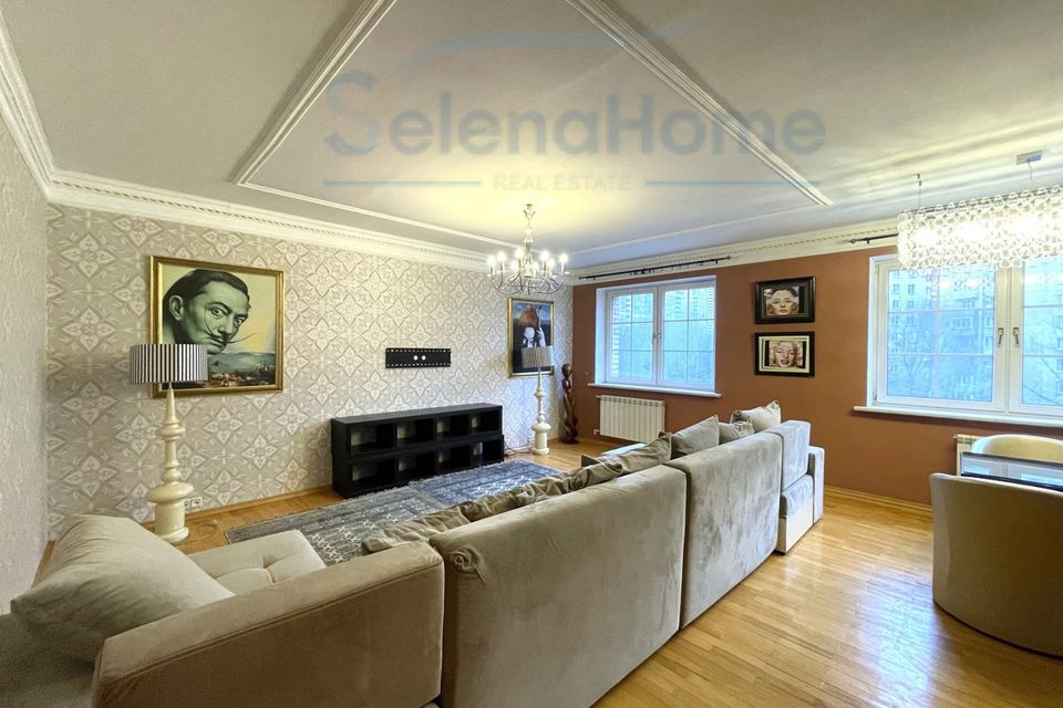 Продаётся 3-комнатная квартира, 110 м²
