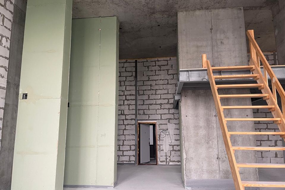 Продаётся 4-комнатная квартира, 130 м²