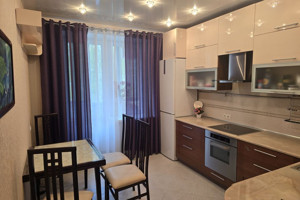 Продаётся 3-комнатная квартира, 82.3 м²