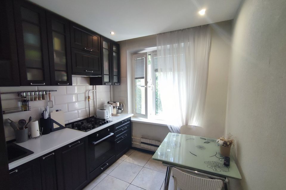 Продаётся 3-комнатная квартира, 56.3 м²
