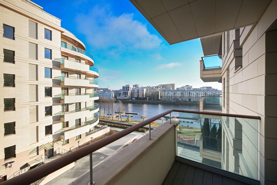 Продаётся 3-комнатная квартира, 169.3 м²