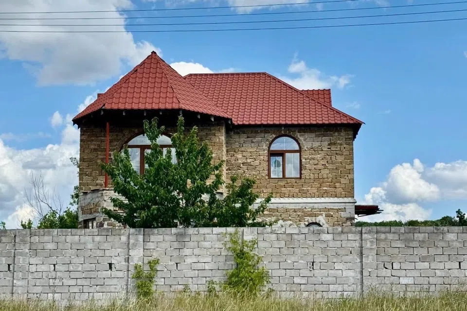 Продаётся 2-этажный дом, 243.7 м²