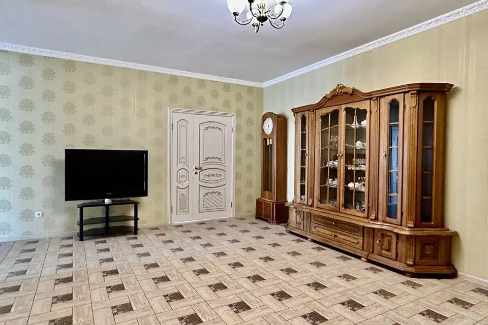 Продаётся 4-комнатная квартира, 121 м²