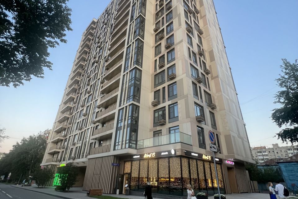 Продаётся 3-комнатная квартира, 116 м²