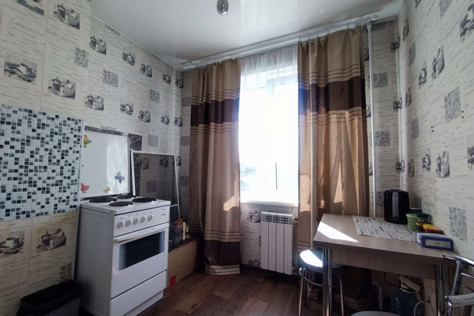 Продаётся 4-комнатная квартира, 58.8 м²