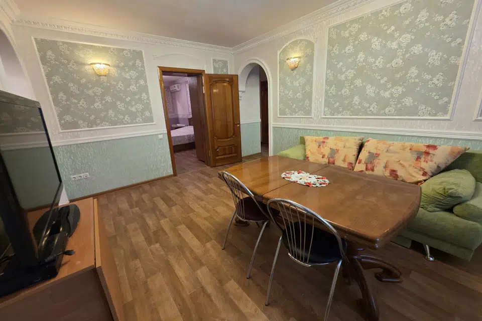 Продаётся 4-комнатная квартира, 83 м²