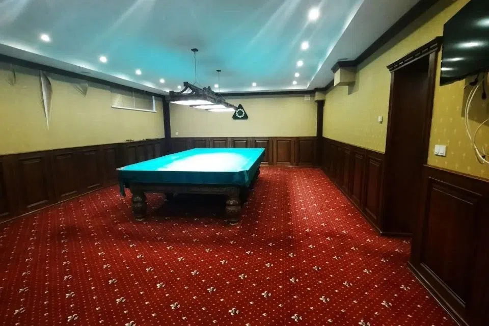 Продаётся 3-этажный дом, 560 м²